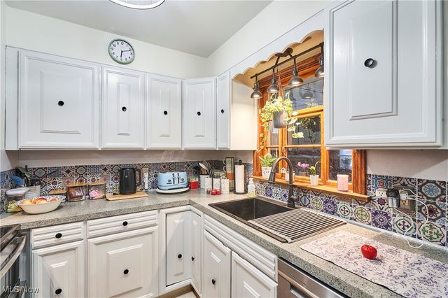 1819 Grant Avenue, Cuyahoga Falls, OH 44223