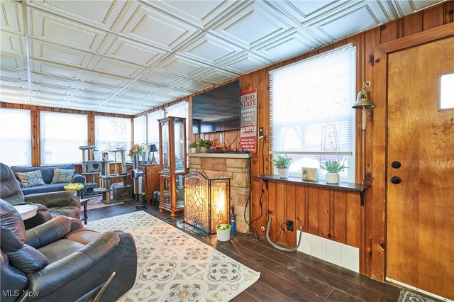 1819 Grant Avenue, Cuyahoga Falls, OH 44223