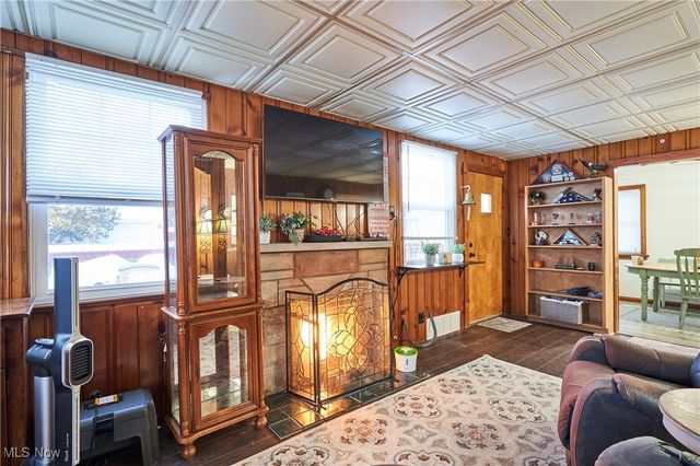 1819 Grant Avenue, Cuyahoga Falls, OH 44223