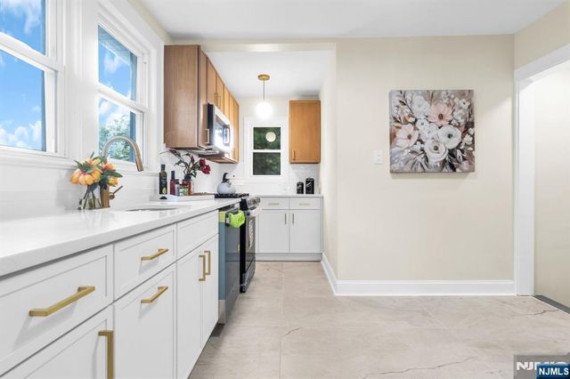 209 Michigan Avenue, Kenilworth, NJ 07033