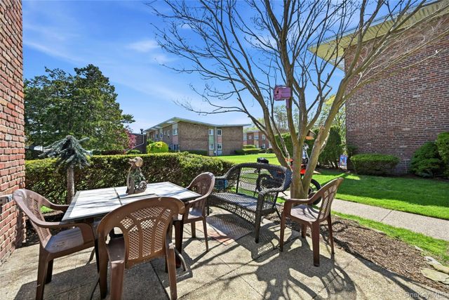 263 N Newbridge Road 1C, Levittown, NY 11756