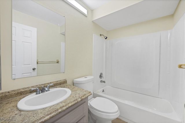 122 SE 41st TER, Cape Coral, FL 33904