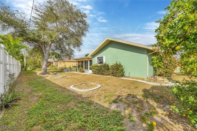 122 SE 41st TER, Cape Coral, FL 33904