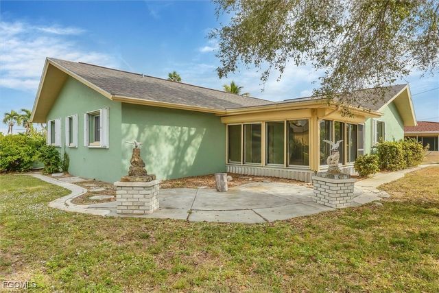 122 SE 41st TER, Cape Coral, FL 33904