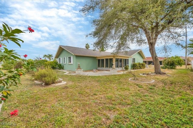 122 SE 41st TER, Cape Coral, FL 33904