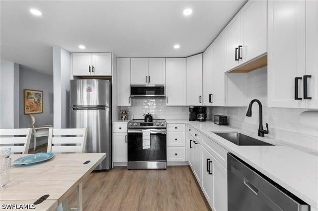 541 94th AVE N, Naples, FL 34108