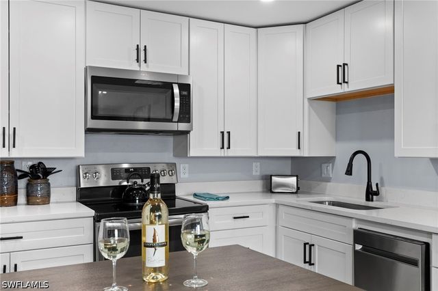 541 94th AVE N, Naples, FL 34108