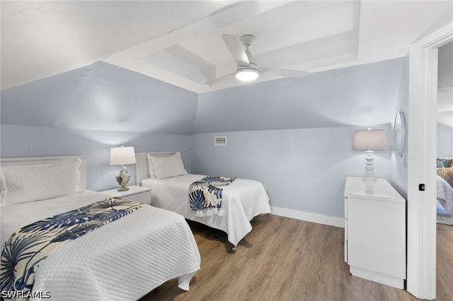 541 94th AVE N, Naples, FL 34108