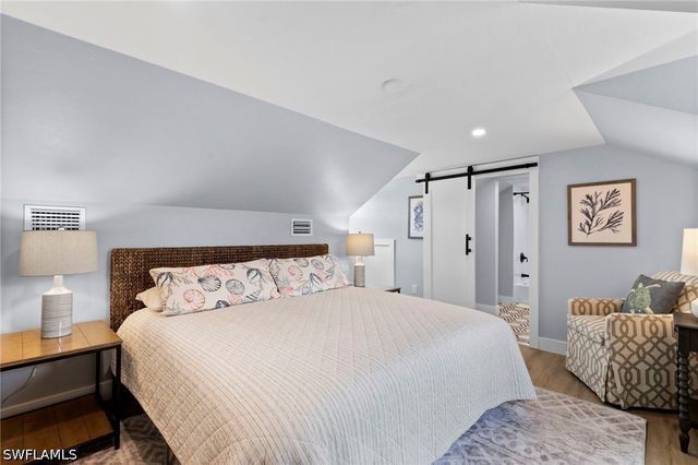 541 94th AVE N, Naples, FL 34108