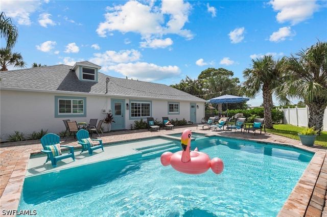 541 94th AVE N, Naples, FL 34108