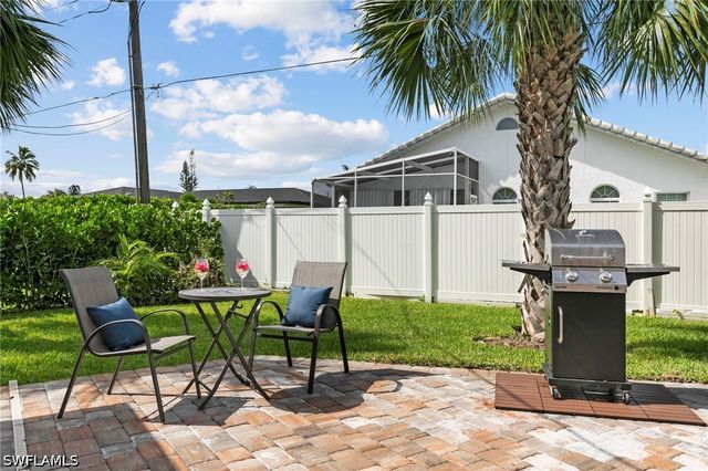 541 94th AVE N, Naples, FL 34108