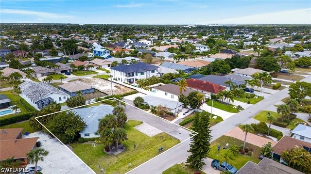 541 94th AVE N, Naples, FL 34108