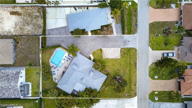 541 94th AVE N, Naples, FL 34108