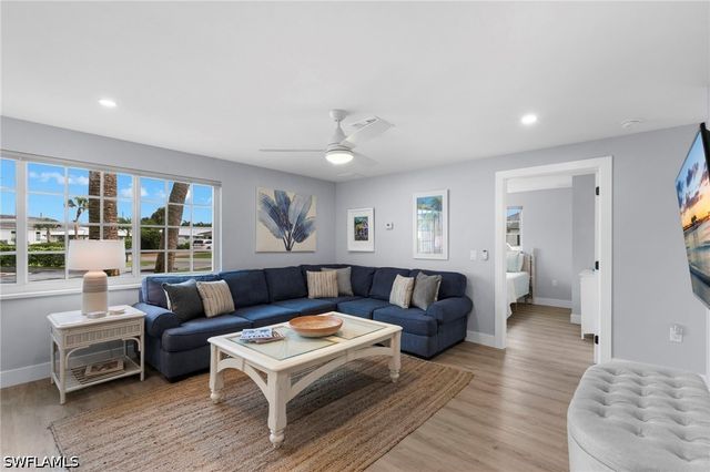 541 94th AVE N, Naples, FL 34108