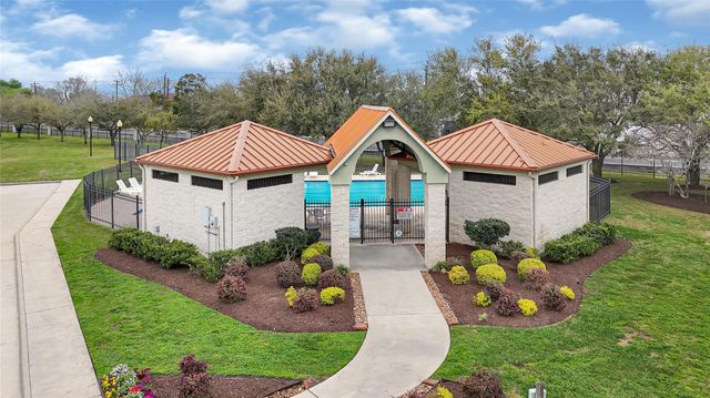 5219 Misty Lane, Bacliff, TX 77518