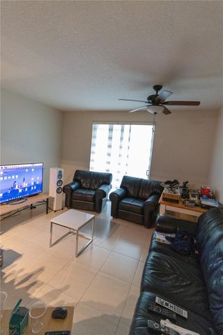 7275 SW 90th Way 213, Miami, FL 33156