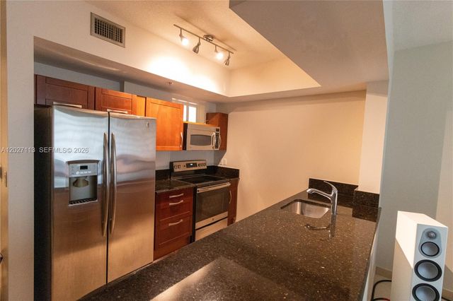7275 SW 90th Way 213, Miami, FL 33156