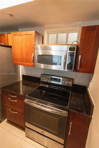 7275 SW 90th Way 213, Miami, FL 33156