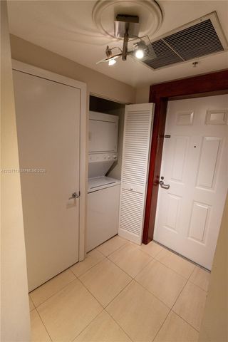 7275 SW 90th Way 213, Miami, FL 33156
