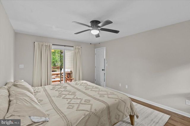 415 CANTERBURY RD, Bushkill, PA 18324