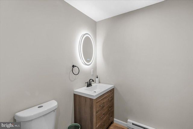 415 CANTERBURY RD, Bushkill, PA 18324