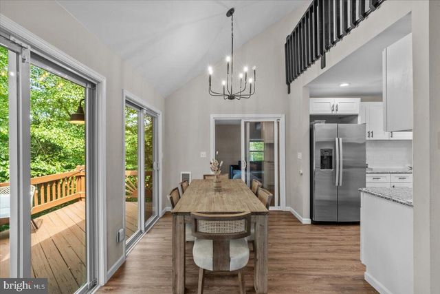 415 CANTERBURY RD, Bushkill, PA 18324