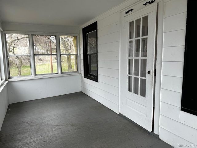 27 Howard Road, Poughkeepsie, NY 12603