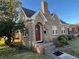 4701 N 1/2, Galveston, TX 77551