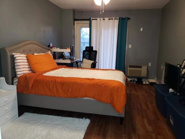 4975 Washington St. 110, Boston, MA 02132