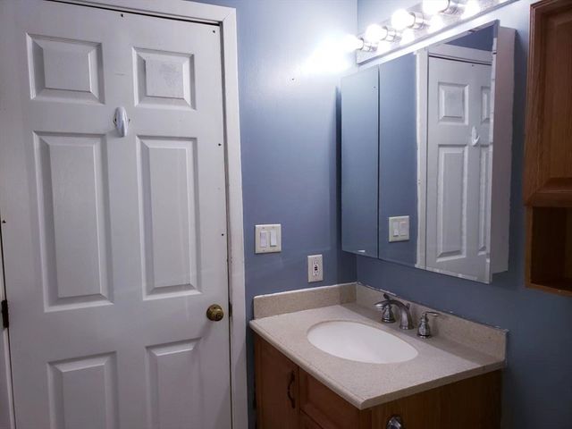4975 Washington St. 110, Boston, MA 02132