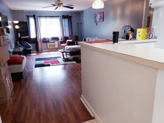 4975 Washington St. 110, Boston, MA 02132