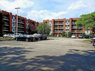 4975 Washington St. 110, Boston, MA 02132