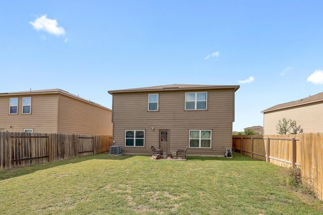 660 Yearwood LN, Jarrell, TX 76537