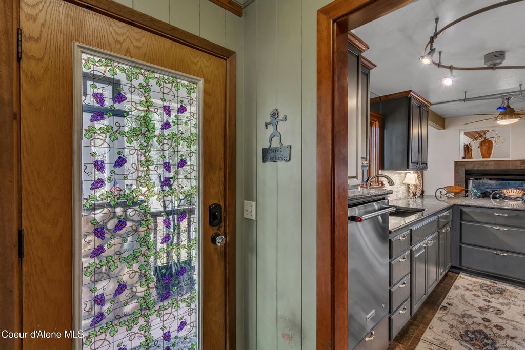 5892 W Harbor DR, Coeur d'Alene, ID 83814 photo 13