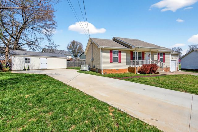 1065 Princeton Ct, Clarksville, TN 37042