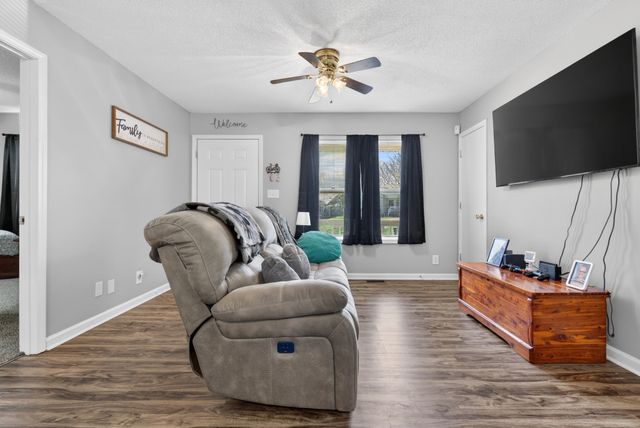 1065 Princeton Ct, Clarksville, TN 37042