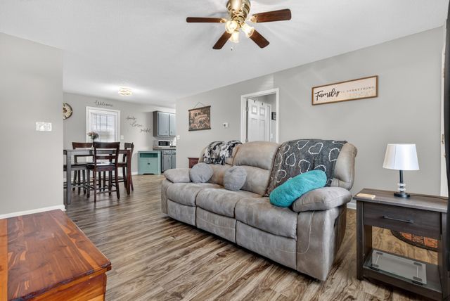 1065 Princeton Ct, Clarksville, TN 37042