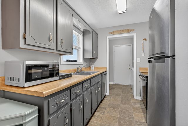 1065 Princeton Ct, Clarksville, TN 37042