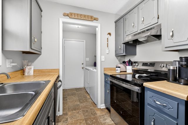 1065 Princeton Ct, Clarksville, TN 37042