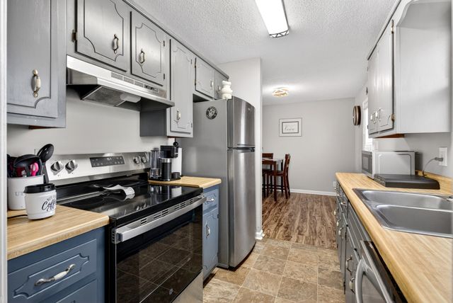 1065 Princeton Ct, Clarksville, TN 37042