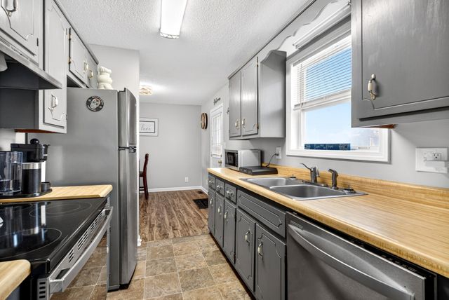 1065 Princeton Ct, Clarksville, TN 37042