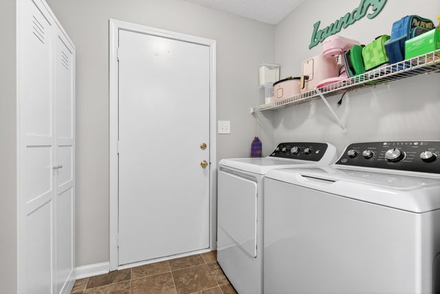 1065 Princeton Ct, Clarksville, TN 37042