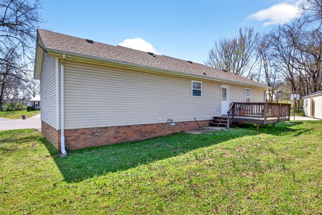 1065 Princeton Ct, Clarksville, TN 37042