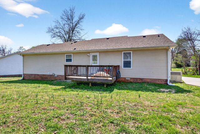 1065 Princeton Ct, Clarksville, TN 37042