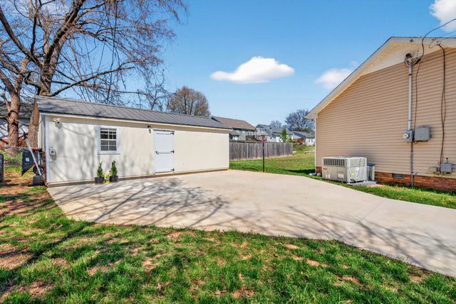 1065 Princeton Ct, Clarksville, TN 37042