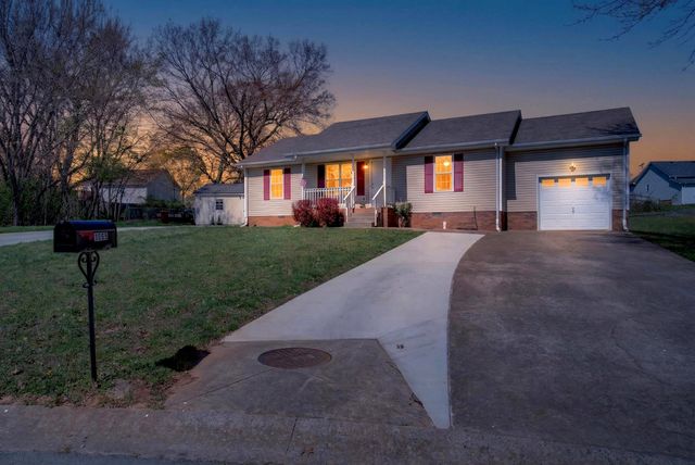 1065 Princeton Ct, Clarksville, TN 37042