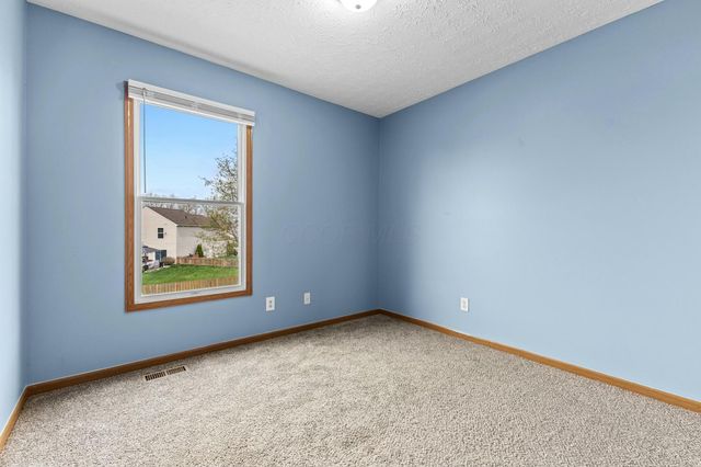 7910 Waggoner Run Drive, Blacklick, OH 43004
