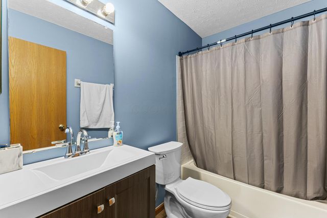 7910 Waggoner Run Drive, Blacklick, OH 43004