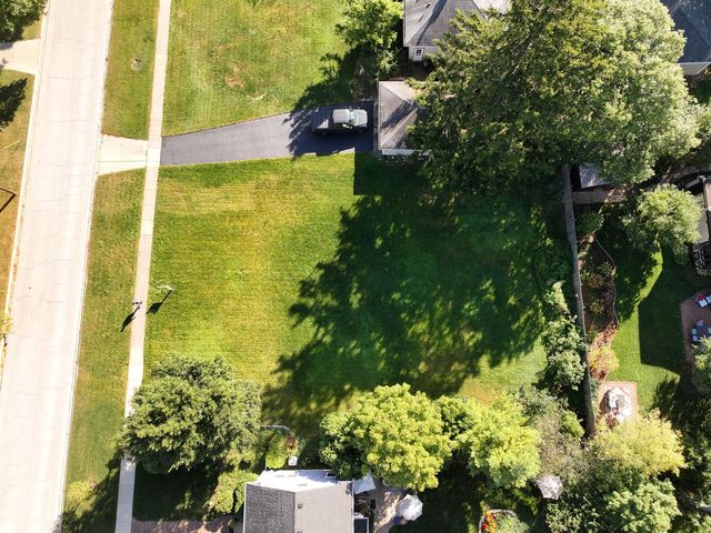 114 W Prairie Avenue, Wheaton, IL 60187