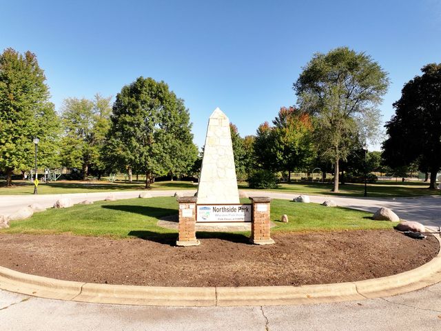 114 W Prairie Avenue, Wheaton, IL 60187